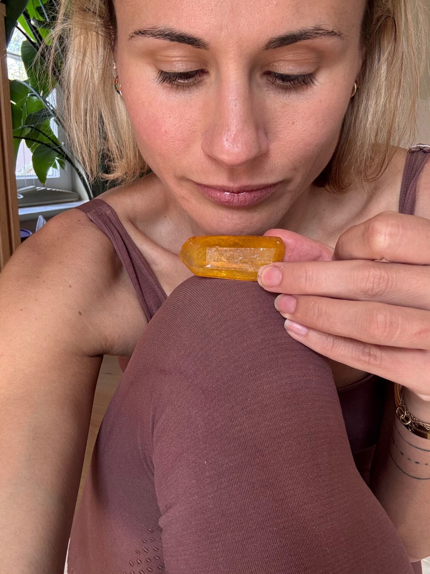 How Charging Crystals Can Help with Energy: Citrine, Jade, and Quartz in Reiki Healing